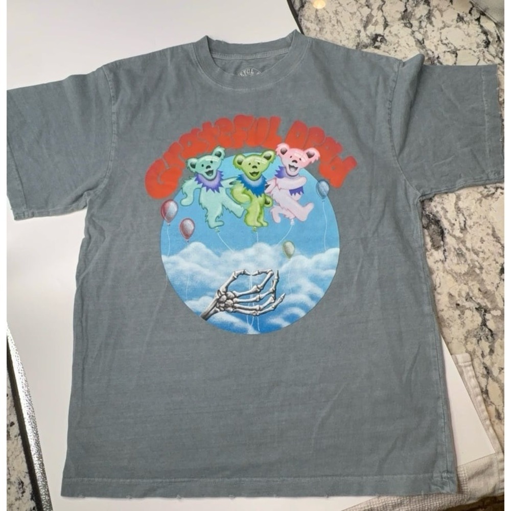 NWOT men's size medium Grateful Dead Tshirt. Heavy duty shirt.  Unisex.